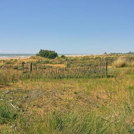 Bright With Garden And Parking - Beahost Daire